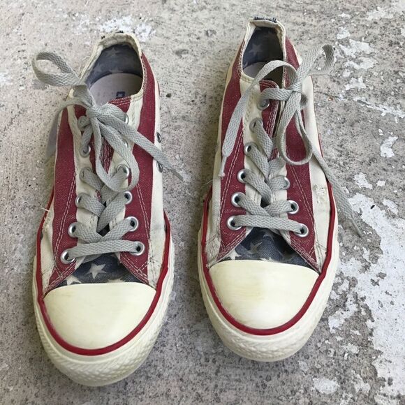 Converse - Picture 1 of 4